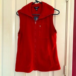 NWT Chaps Womens fleece Sport Red sleeveless Zip Up With Pockets size small